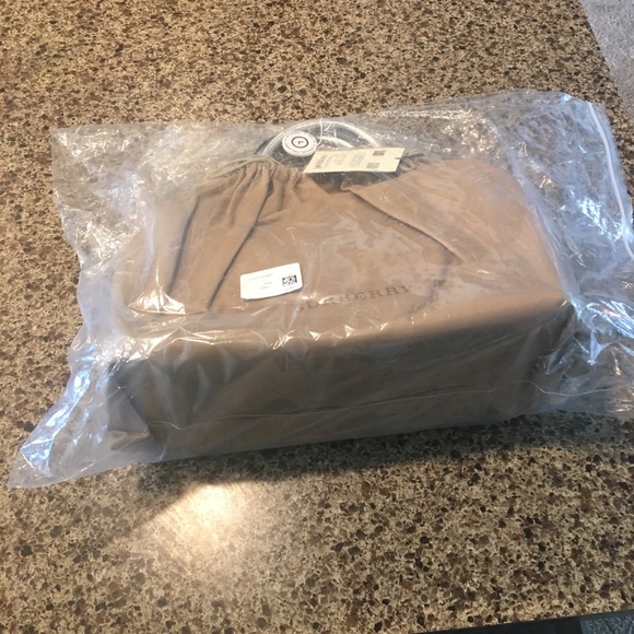 NWT Burberry Med Banner Broguing Handbag - Picture 8 of 8